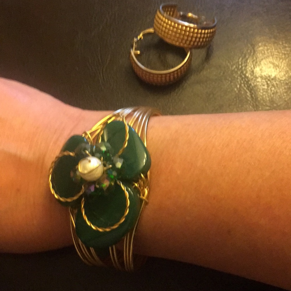 Bracelet and earrings